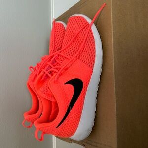 Roshe One Breeze Hot Lava